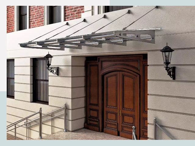 Металлические козырьки от 610 руб. в Тобольске