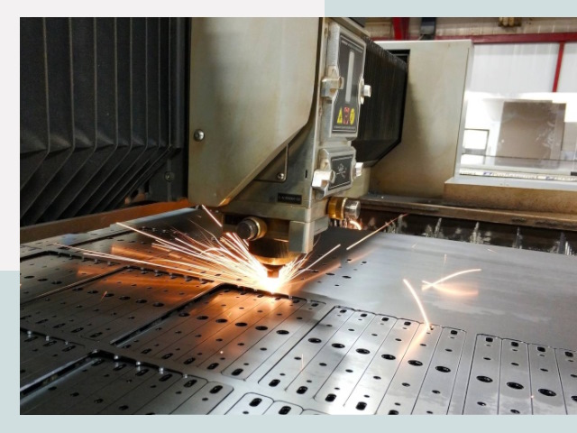 Лазерная резка металла в Тобольске от 610 руб.